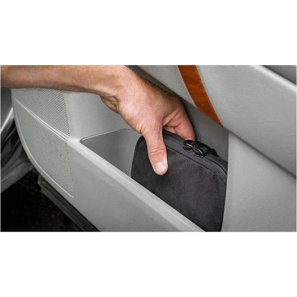 Vehicle Door Panel First Aid Kit - Image 9